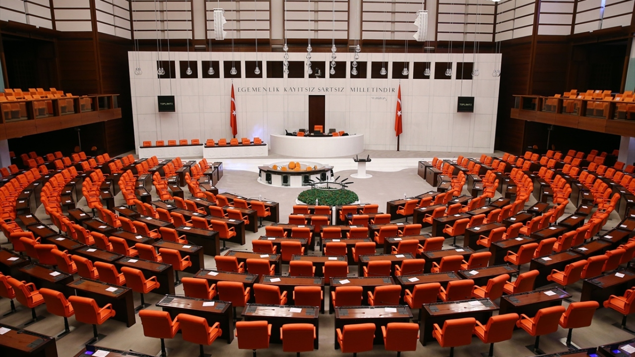 Mini EYT paketi TBMM’ye sunuldu! Staj ve çıraklık sigortası mağdurları son dakika duyuruldu